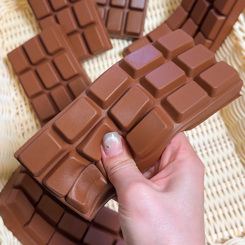 Junk Food Snacks - ألعاب سكويشي ناعمة على شكل شوكولاتة