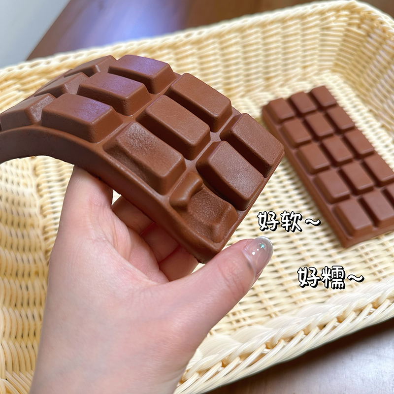 ألعاب سكويشي ناعمة على شكل شوك - مراجعة Junk Food Snacks وسعره